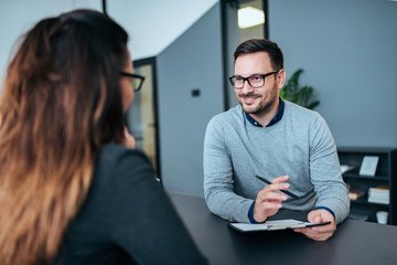 L'expert du CSE doit obtenir l'accord de l'employeur pour auditionner des salariés !