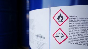 Risques professionnels : Nouvelles règles d’étiquetage pour certains produits chimiques